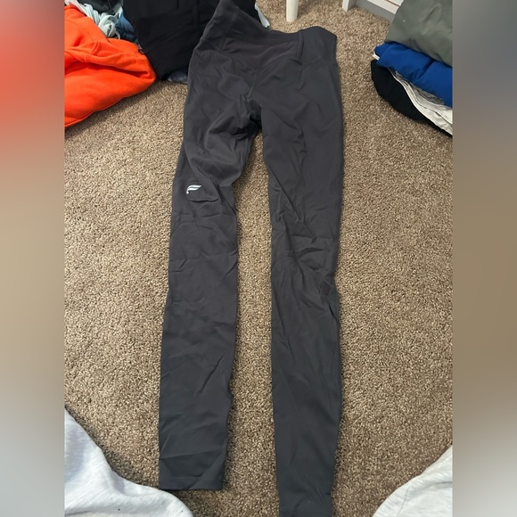 Fabletics Leggings, Size Small, Will be Fluffed Before Shipped (Wrinkles Gone) - Picture 2 of 2